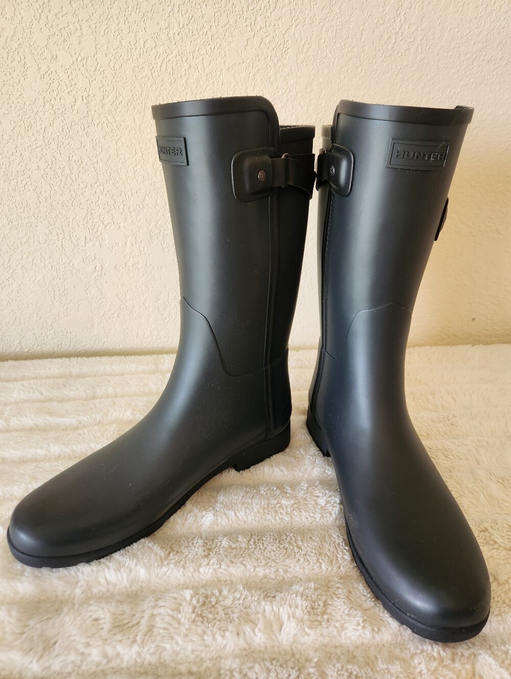 Hunter Refined Slim Fit Contrast Short Black Rain Boots Women's Size 9